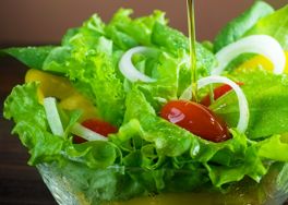 Romaine Lettuce from Schnucks Salad Bar Linked to E. coli Outbreak